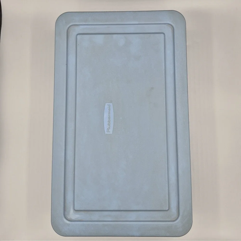 Vintage Rubbermaid 1.54 Gallon‎ Storage Box Blue 701H